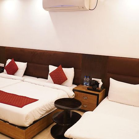 Hotel O Delhi, Near Karol Bagh Main Market And Metro Station Ню Делхи Екстериор снимка