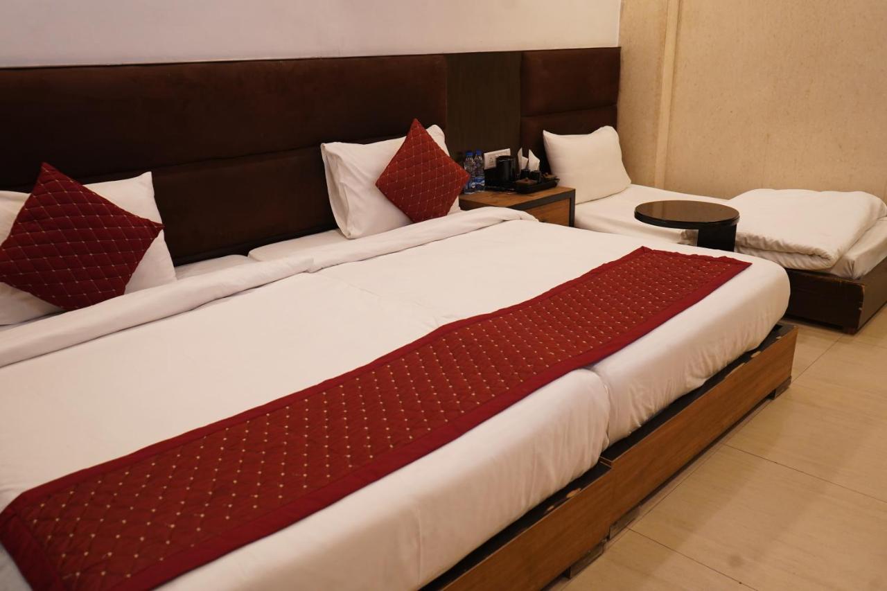 Hotel O Delhi, Near Karol Bagh Main Market And Metro Station Ню Делхи Екстериор снимка