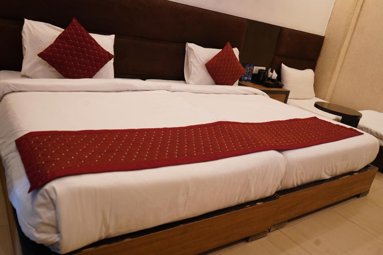 Hotel O Delhi, Near Karol Bagh Main Market And Metro Station Ню Делхи Екстериор снимка