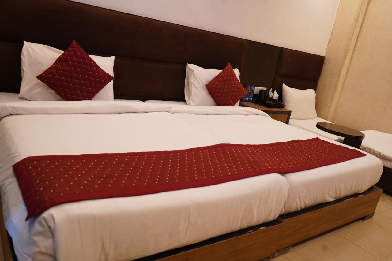 Hotel O Delhi, Near Karol Bagh Main Market And Metro Station Ню Делхи Екстериор снимка