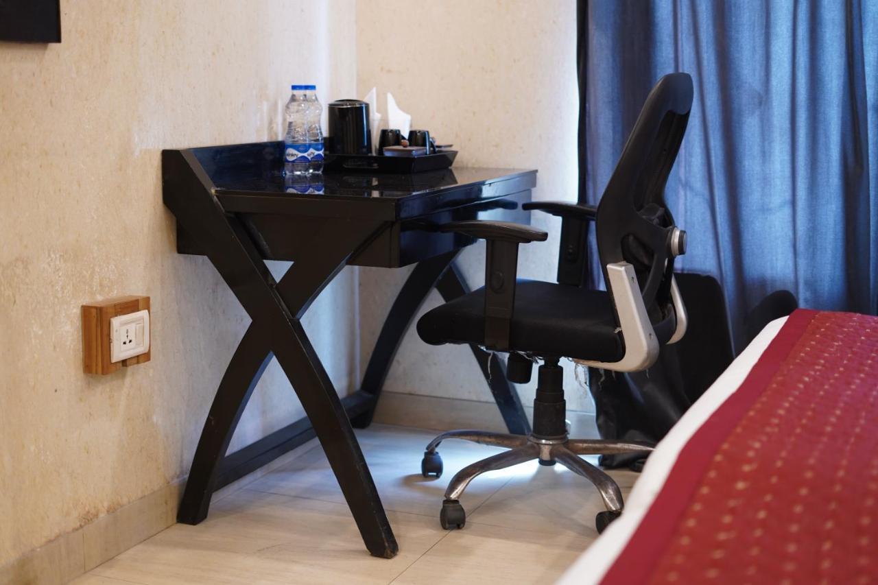 Hotel O Delhi, Near Karol Bagh Main Market And Metro Station Ню Делхи Екстериор снимка