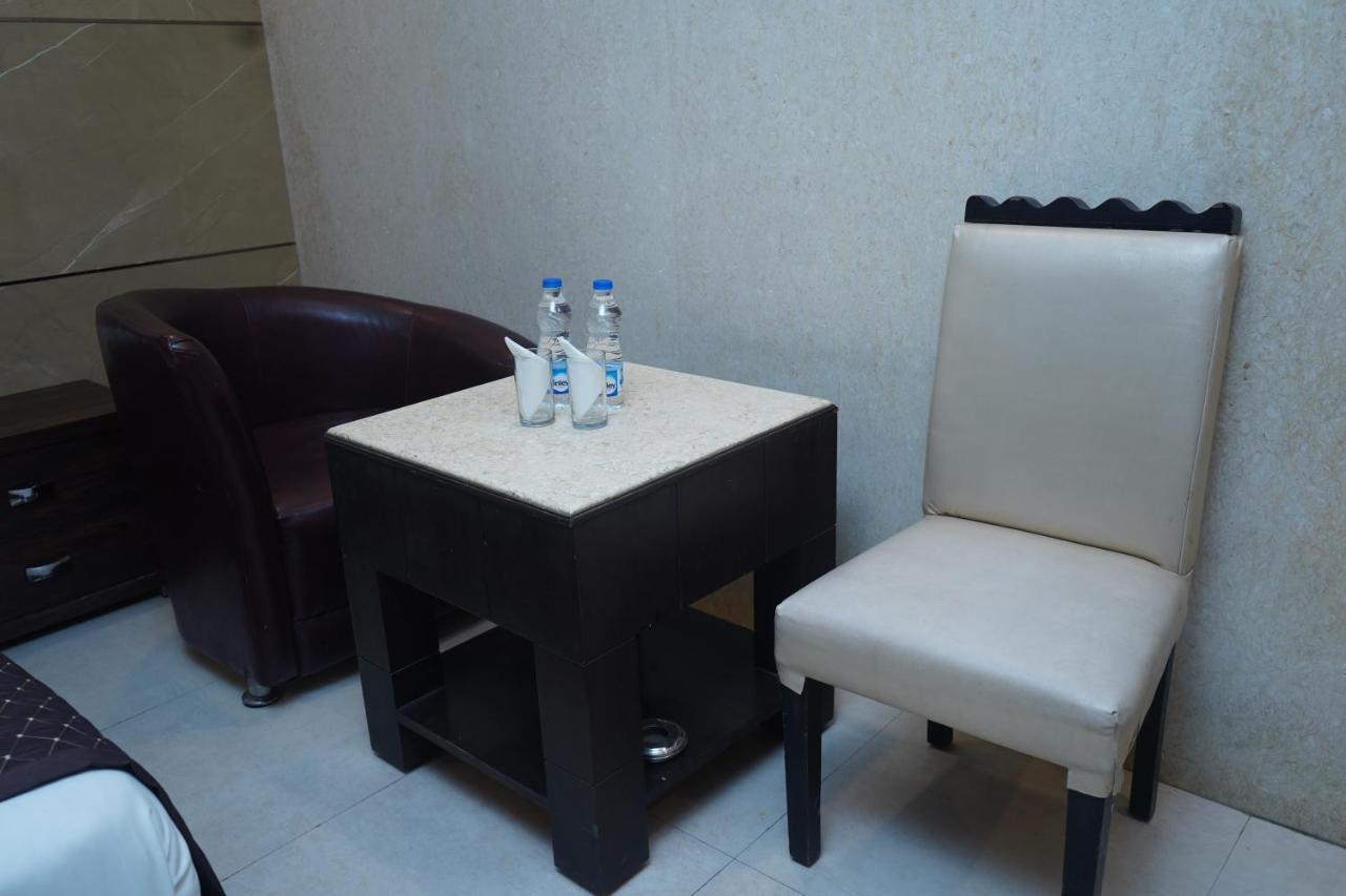 Hotel O Delhi, Near Karol Bagh Main Market And Metro Station Ню Делхи Екстериор снимка