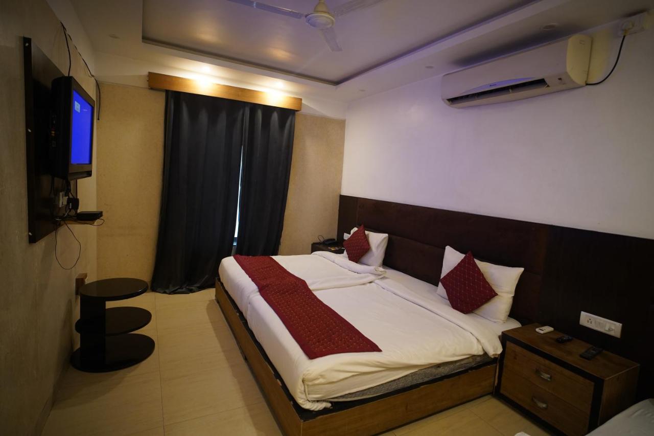 Hotel O Delhi, Near Karol Bagh Main Market And Metro Station Ню Делхи Екстериор снимка