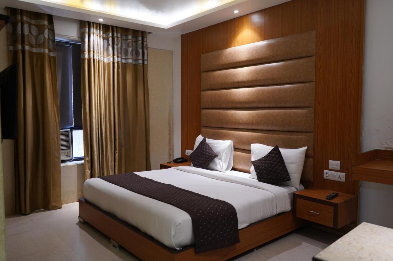 Hotel O Delhi, Near Karol Bagh Main Market And Metro Station Ню Делхи Екстериор снимка