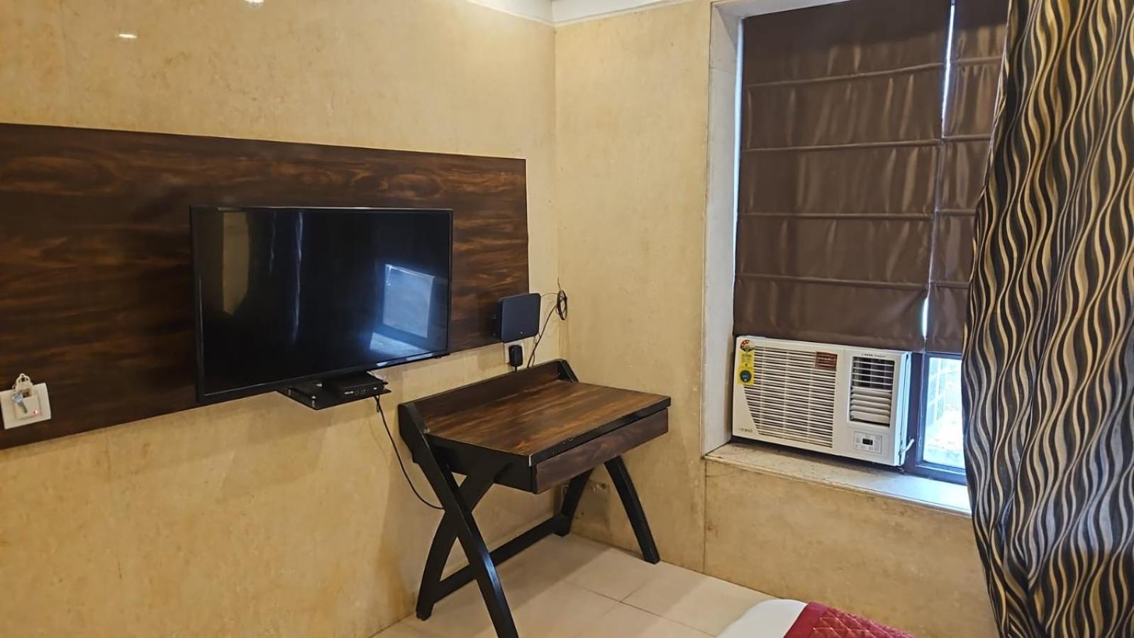 Hotel O Delhi, Near Karol Bagh Main Market And Metro Station Ню Делхи Екстериор снимка